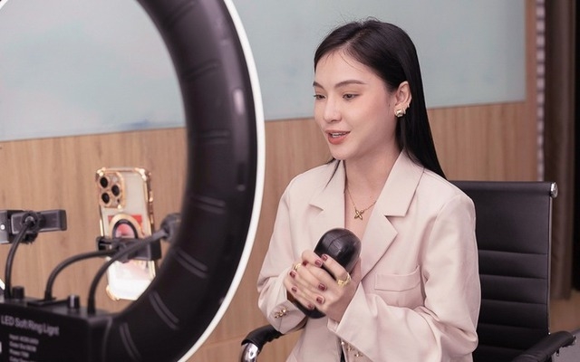 Hoạt động livestream bán hàng ngày càng phổ biến. Ảnh: NLĐO Hoạt động livestream bán hàng ngày càng phổ biến. Ảnh: NLĐO