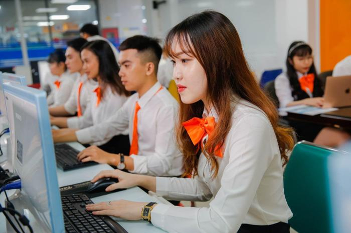 Hoạt động livestream bán hàng ngày càng phổ biến. Ảnh: NLĐO Hoạt động livestream bán hàng ngày càng phổ biến. Ảnh: NLĐO